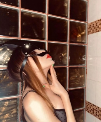 Я красивая и нежная индивидуалка, готовая устроить настоящий праздник страсти и наслаждения. От моих услуг ты останешься под впечатлением! Я разносторонняя и опытная, всегда открыта для экспериментов и новых приключений. Великолепный отдых и эмоциональный уплыв на гранях наслаждения гарантированы со мной! Встречи со мной - это настоящий феерический сексуальный опыт, которого ты давно ждал. Живу в самом сердце России - Москве, и каждый день готова подарить тебе незабываемые моменты страсти и удовольствия. 💋😘💥✨ 2534, 21 год