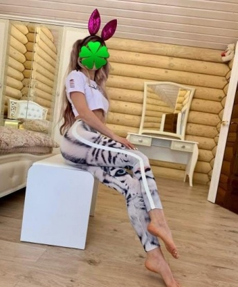 Сексуальная блондинка приглашает в гости щедрого джентльмена для яркого и страстного отдыха. Позвольте мне погрузить вас в мир наслаждения и сладких моментов. Доверьтесь моим нежным рукам! 4552, 23 года